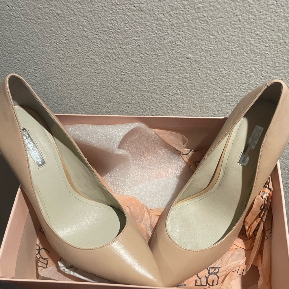 COPY - Bcbg Generation pumps in nude. Classic. Elegant work/cocktail/formal.